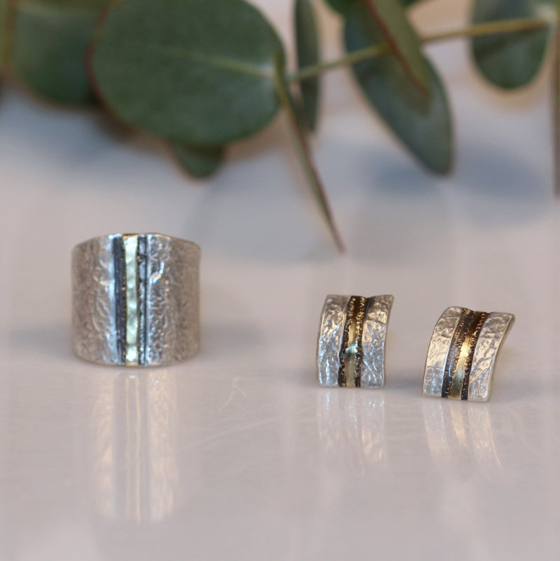Náušnice Simply metals se zlatým pruhem na puzetu
