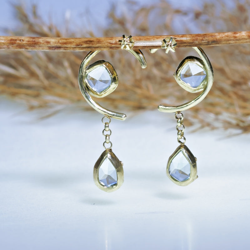 Zlaté náušnice Půlměsíc s akvamaríny