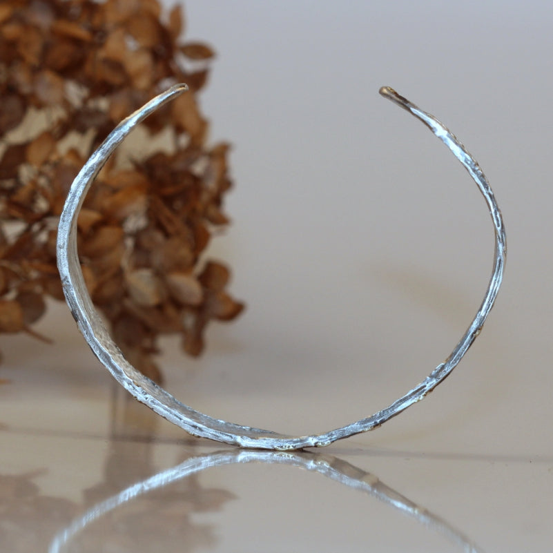 Náramek Simply metals tenký se zlatými pruhy