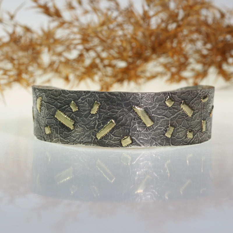 Náramek Simply metals se zlatými geometrickými tvary